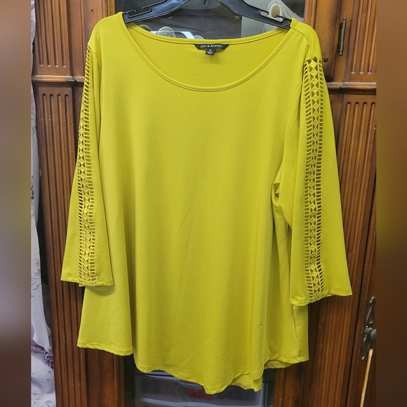 Zac & Rachel XL Yellow Top 3/4 Open Embroidery Sleeves - Picture 1 of 7